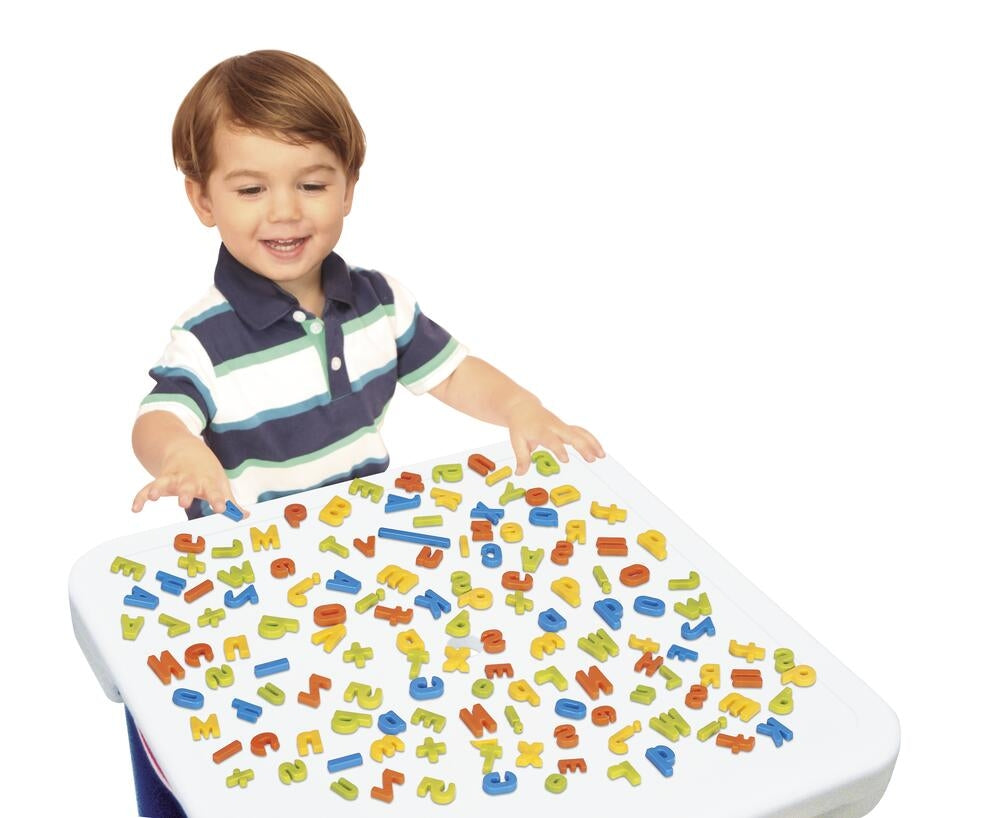 דלי אותיות באנגלית ומספרים מגנט - 100 יח'