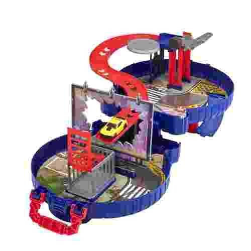 מסלול עירוני במזוודה נפתחת