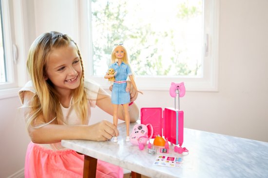 Barbie في طريقها إلى العطلة