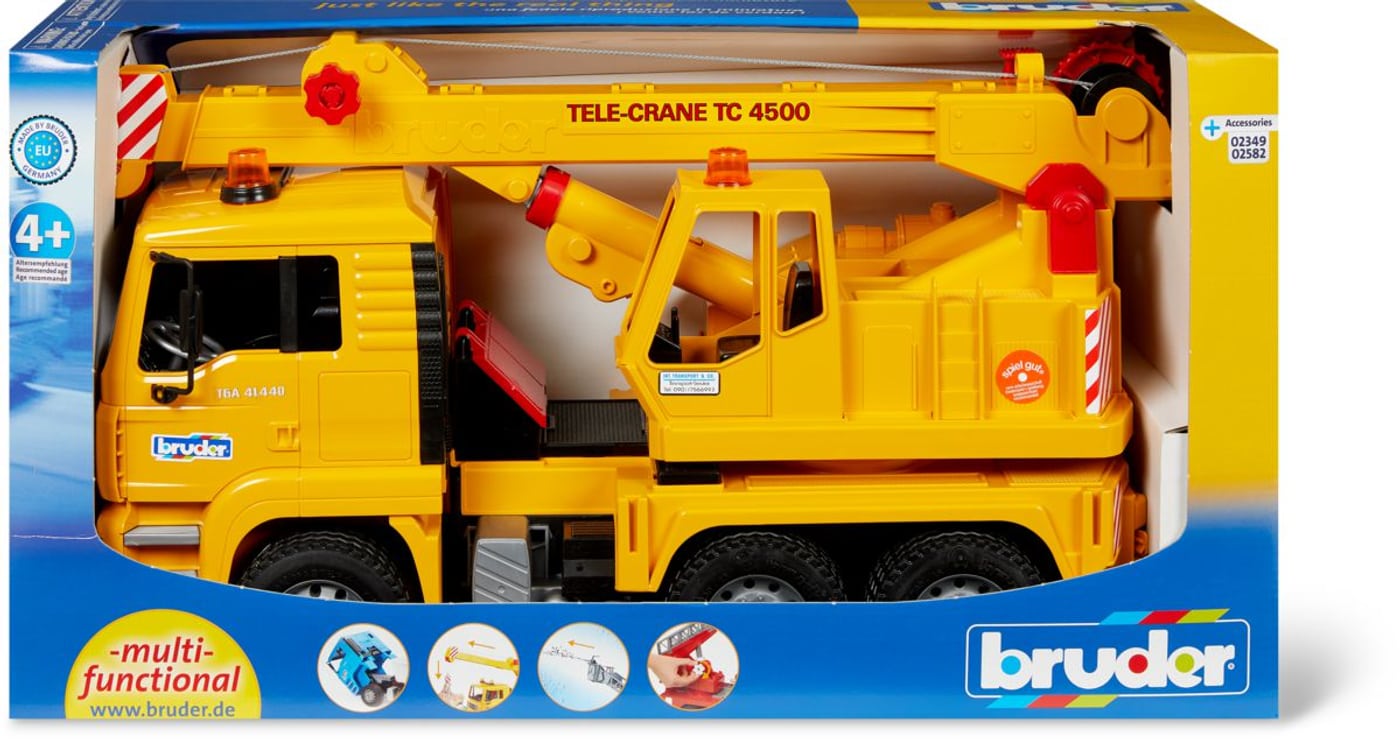 משאית צהובה עם מנוף